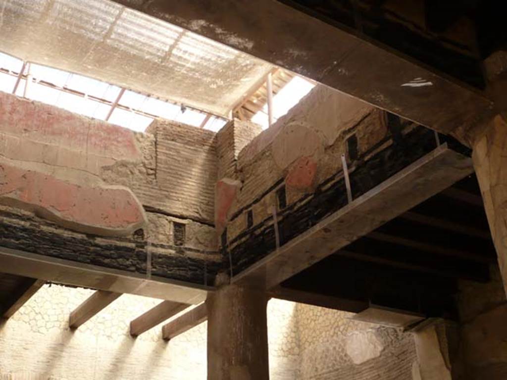 VI.21 Herculaneum. August 2013. Upper north-west corner. Photo courtesy of Buzz Ferebee.